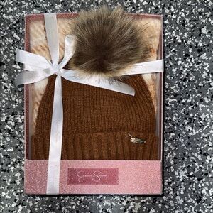 Jessica Simpson Cognac Knit Beanie with Faux Fur Pom